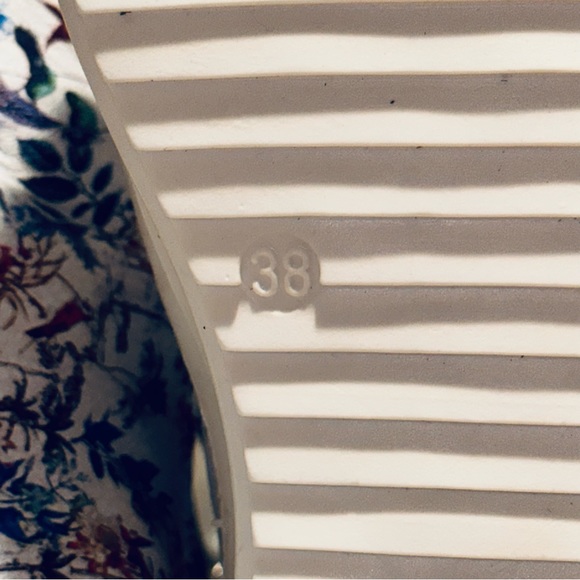 JOHNNY WAS FEATHERED FRIENDS HIGH TOP SNEAKERS sz 38 - Picture 4 of 9